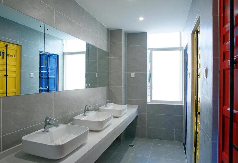 تختخواب در اتاق مشترک, The Cloudland International Youth Hostel Close To The City Center,15 Min Walks To The Subway, Close