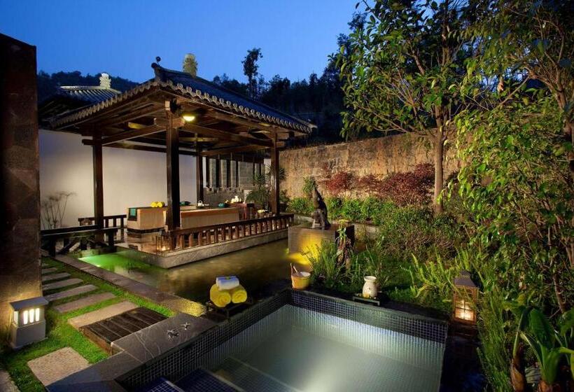ویلای 1 خوابه با باغ, Banyan Tree Tengchong