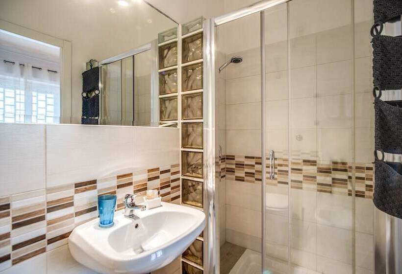 اتاق استاندارد, Circus Maximus B&b