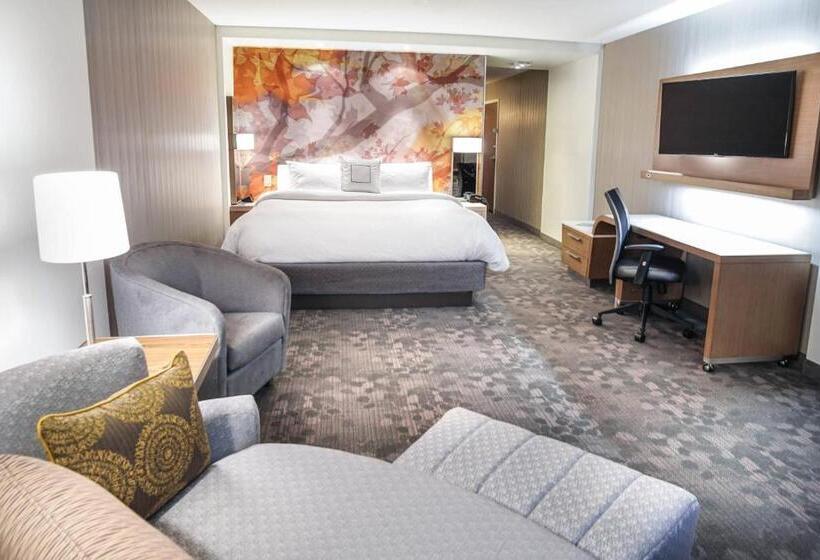 带大床的豪华间, Courtyard By Marriott Lenox Berkshires