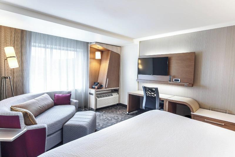 带大床的标准间, Courtyard By Marriott Lenox Berkshires