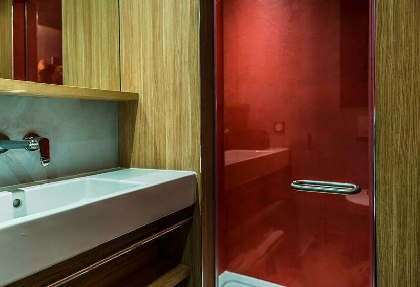 غرفة قياسية رباعية, Yooma Urban Lodge Tour Eiffel