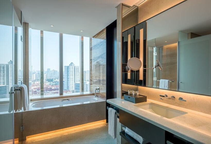 سوییت, Hyatt Regency Shanghai Global Harbor
