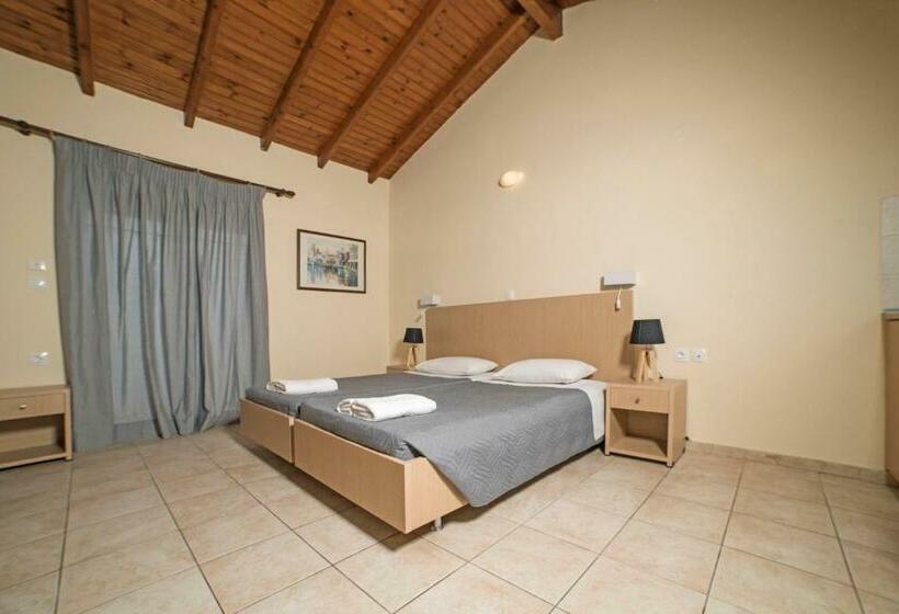 استودیوی استاندارد, Trabukos Beach Complex