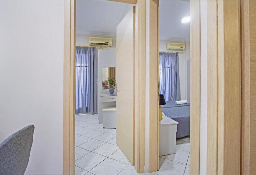 استودیوی لوکس, Trabukos Beach Complex