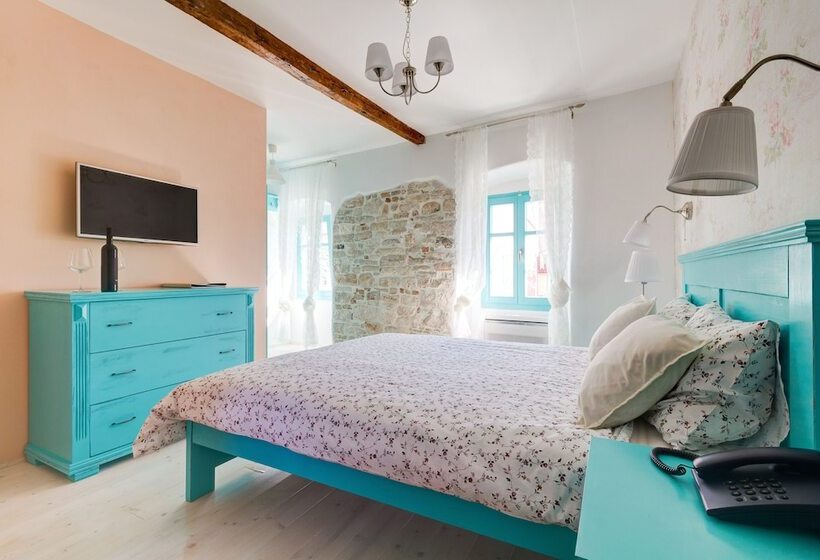 اتاق سوپریور, Heritage Hotel Chersin