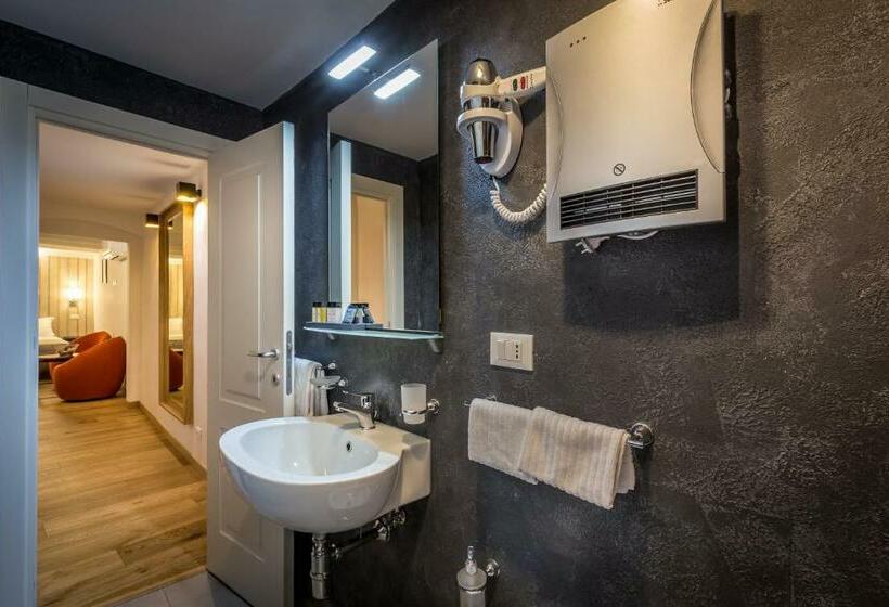 استودیوی استاندارد, Martelli 6 Suite & Apartments