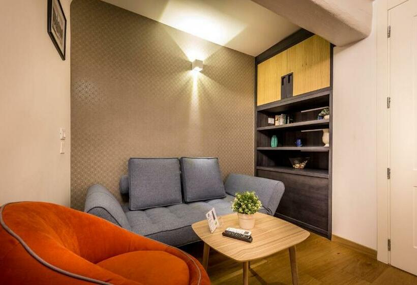 استودیوی استاندارد, Martelli 6 Suite & Apartments