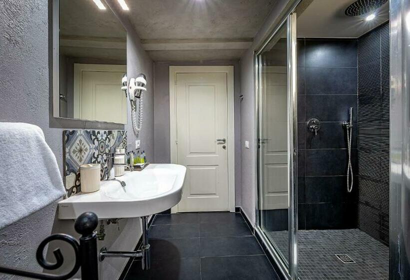 استودیوی استاندارد, Martelli 6 Suite & Apartments