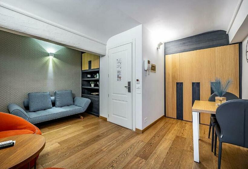 استودیوی استاندارد, Martelli 6 Suite & Apartments