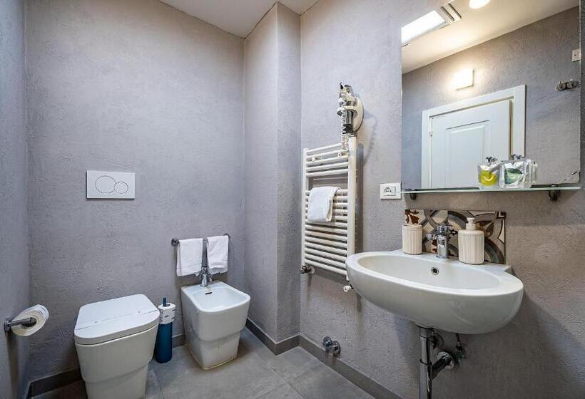 سوئیت پریمیوم, Martelli 6 Suite & Apartments