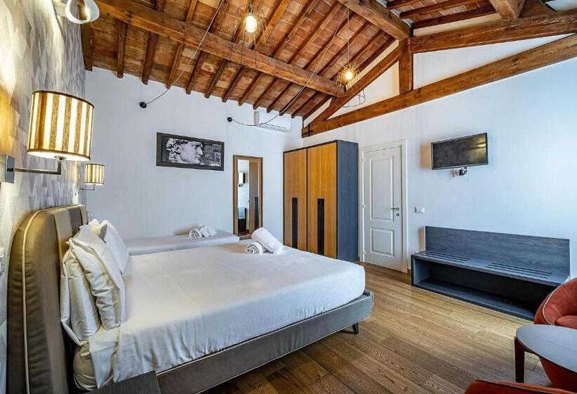 سوئیت پریمیوم, Martelli 6 Suite & Apartments