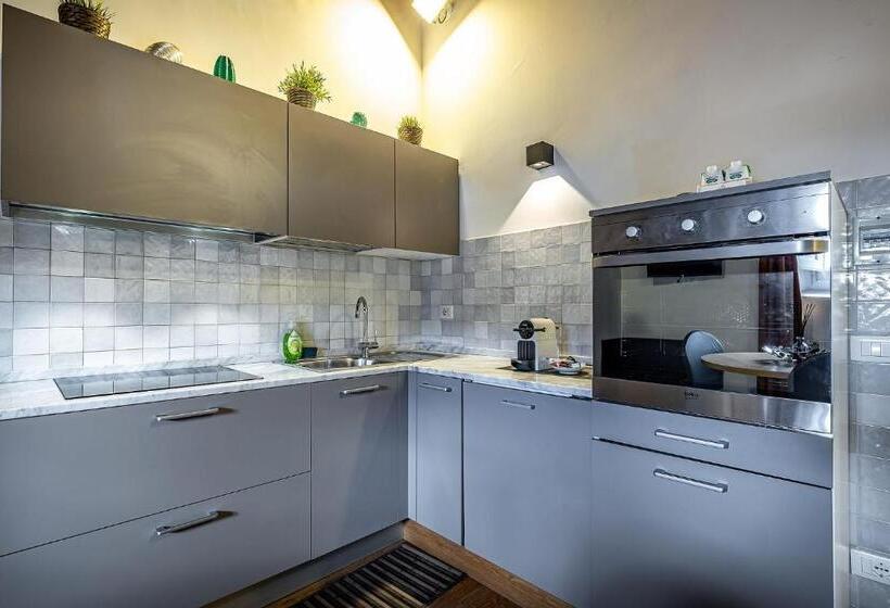 سوئیت پریمیوم, Martelli 6 Suite & Apartments
