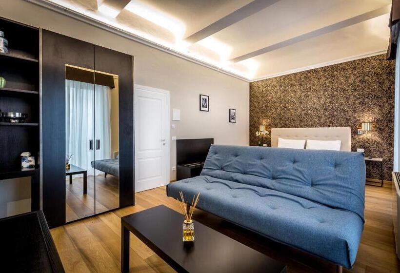 اتاق سوپریور سه تخته, Martelli 6 Suite & Apartments
