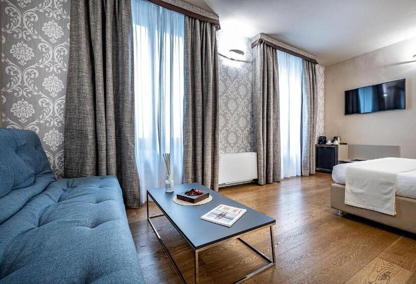 اتاق سوپریور سه تخته, Martelli 6 Suite & Apartments