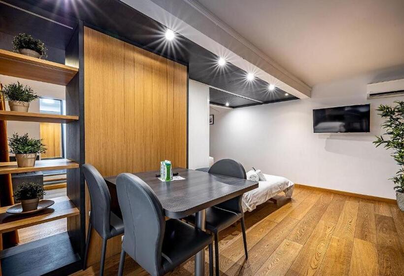 استودیوی استاندارد, Martelli 6 Suite & Apartments
