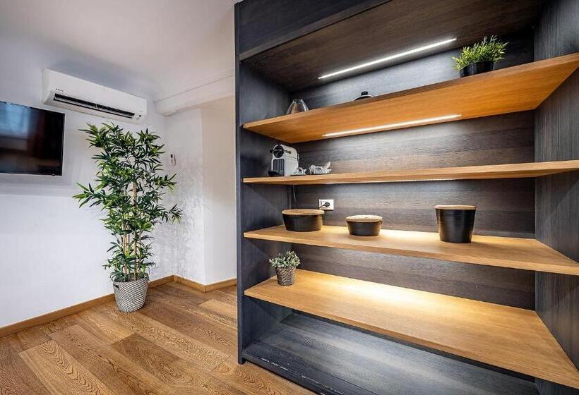 استودیوی استاندارد, Martelli 6 Suite & Apartments