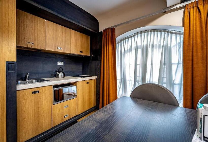 استودیوی استاندارد, Martelli 6 Suite & Apartments