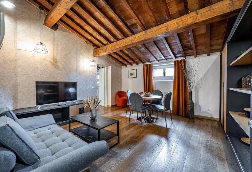 سوئیت پریمیوم, Martelli 6 Suite & Apartments