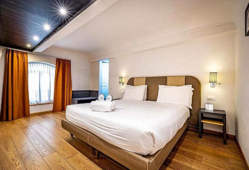 استودیوی استاندارد, Martelli 6 Suite & Apartments