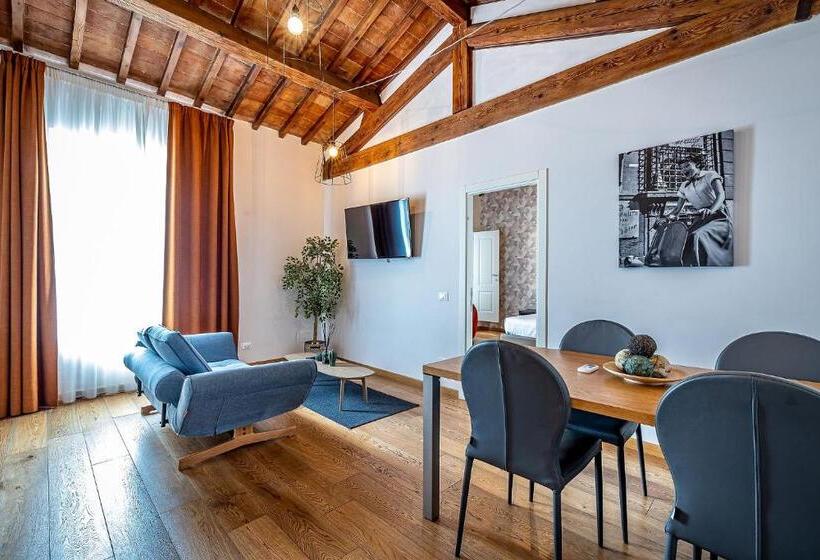 سوئیت پریمیوم, Martelli 6 Suite & Apartments