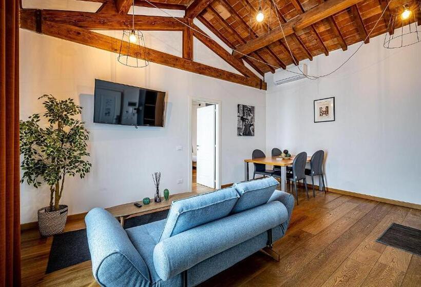 سوئیت پریمیوم, Martelli 6 Suite & Apartments