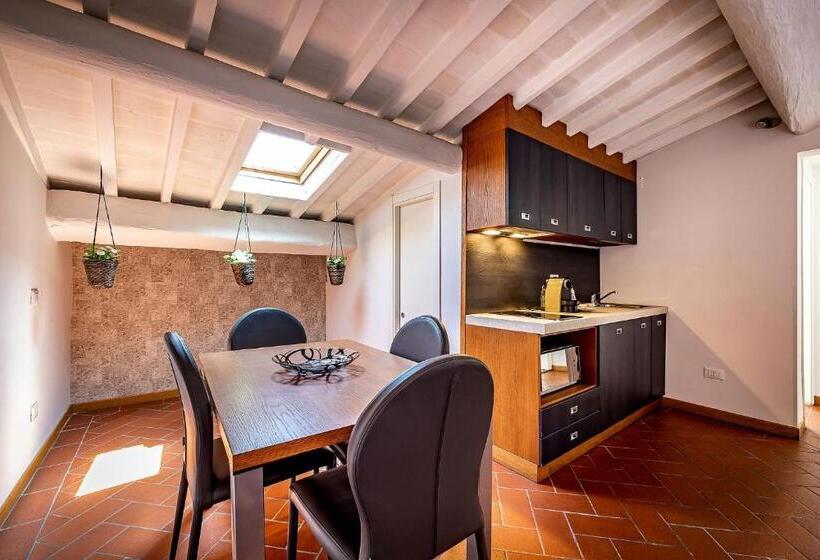 سوئیت پریمیوم, Martelli 6 Suite & Apartments