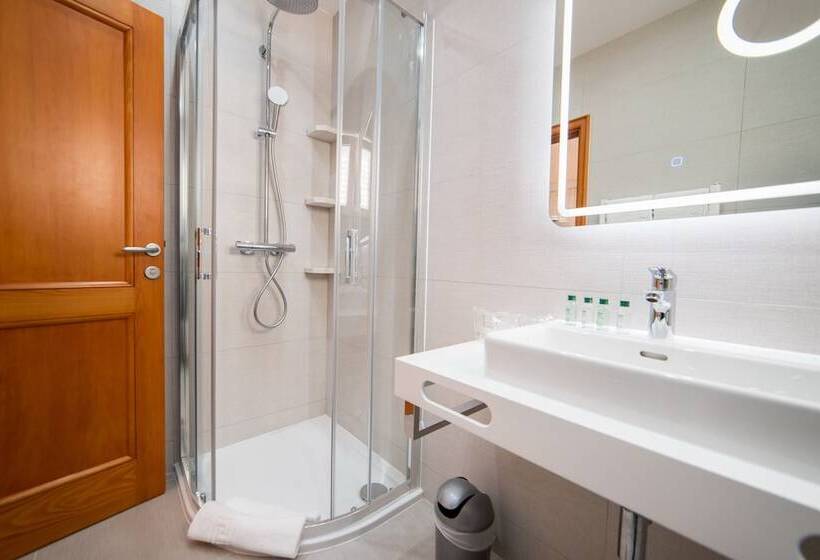 标准间, Rooms Raič