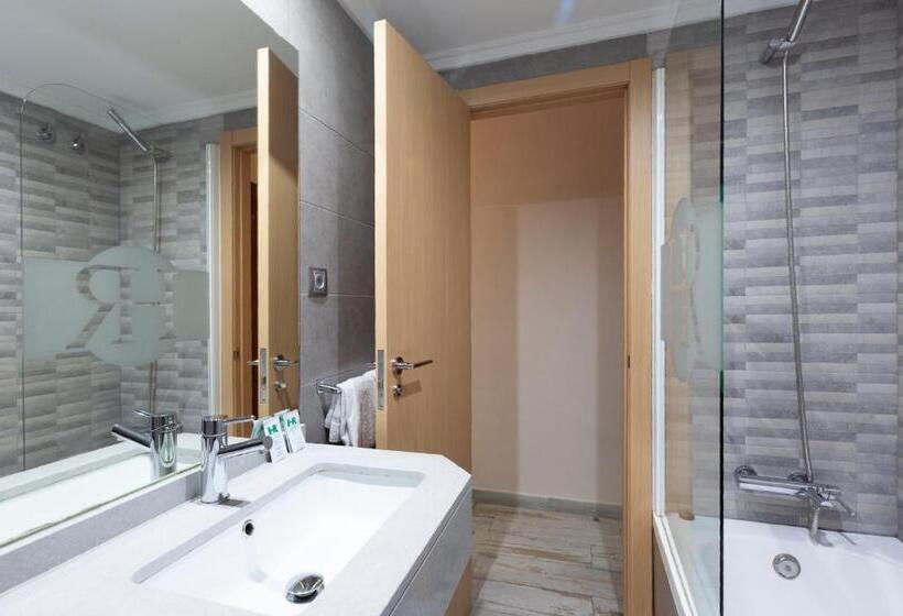 اتاق استاندارد, Olympia Ronda Hostel