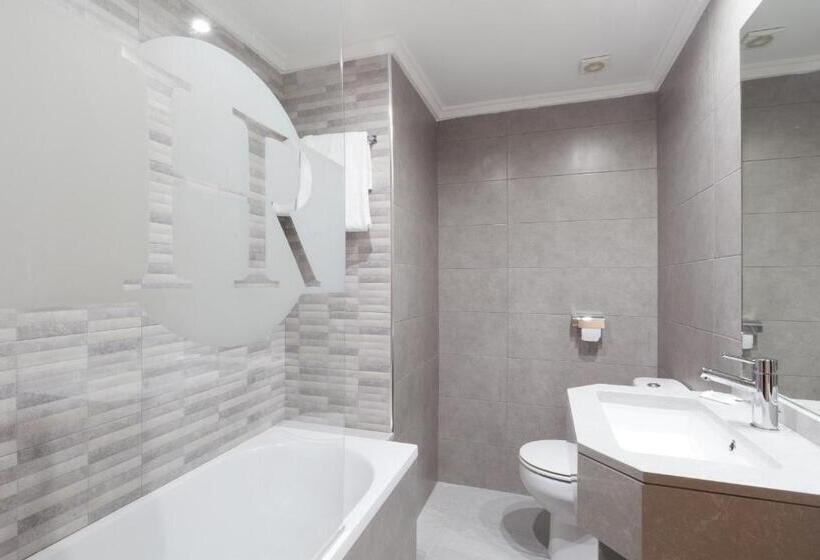اتاق استاندارد, Olympia Ronda Hostel