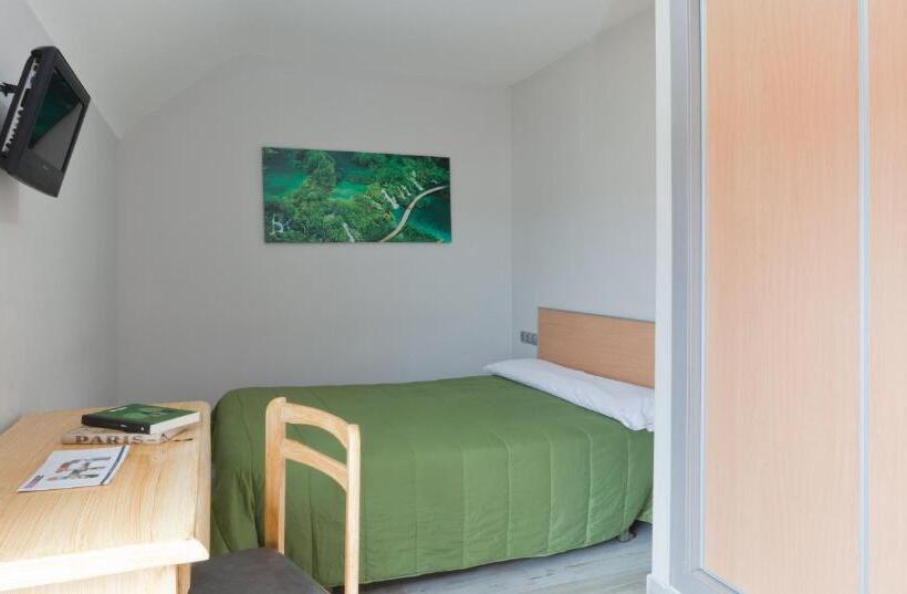 اتاق استاندارد, Olympia Ronda Hostel