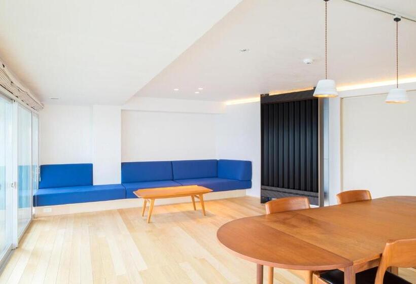 اتاق لوکس با چشم‌انداز دریا, Uzuhouse   Hostel