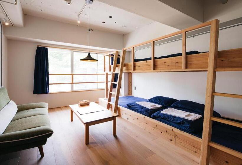 اتاق سوپریور چهار تخته, Uzuhouse   Hostel