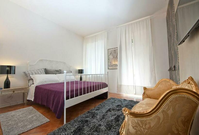 اتاق استاندارد با سرویس بهداشتی مشترک, Verona Maison