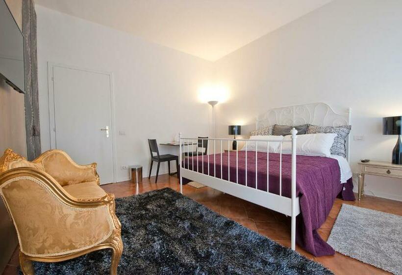 اتاق استاندارد با سرویس بهداشتی مشترک, Verona Maison