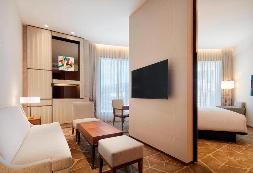 سوئیت جونیور با تخت بزرگ, Aloft Seoul Myeongdong