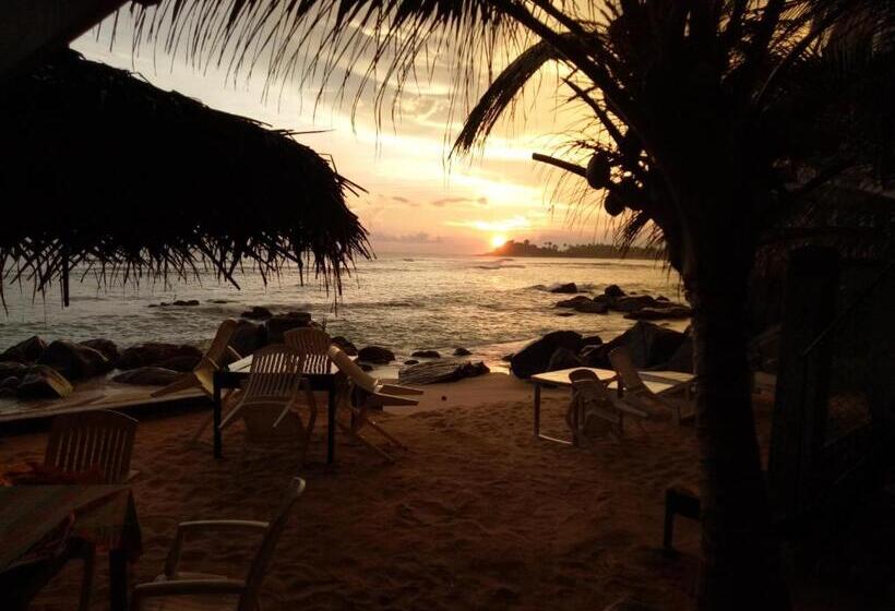 اتاق لوکس با چشم‌انداز دریا, Happy Beach Resort