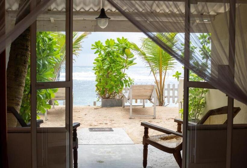 اتاق لوکس با چشم‌انداز دریا, Happy Beach Resort