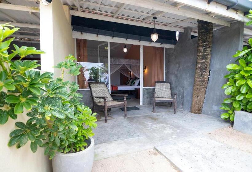 اتاق لوکس با چشم‌انداز دریا, Happy Beach Resort