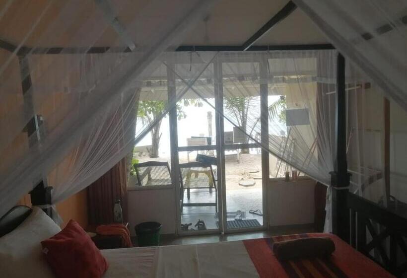 اتاق لوکس با چشم‌انداز دریا, Happy Beach Resort