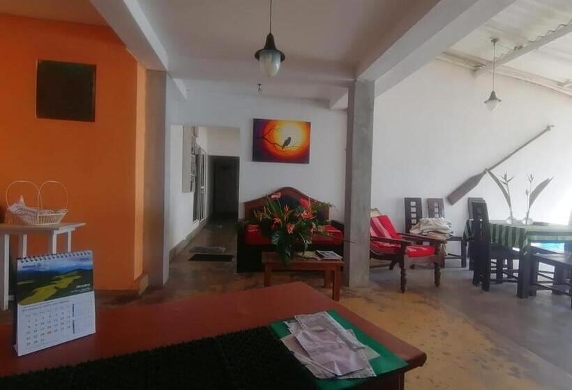 اتاق لوکس با چشم‌انداز دریا, Happy Beach Resort