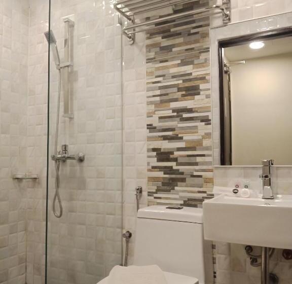 اتاق لوکس خانوادگی, Lumut Suites