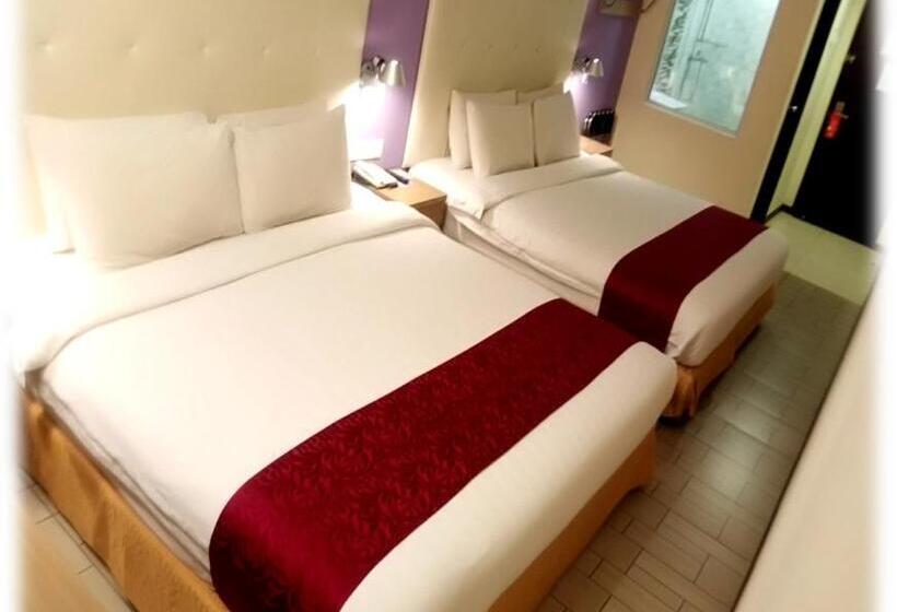 اتاق لوکس خانوادگی, Lumut Suites