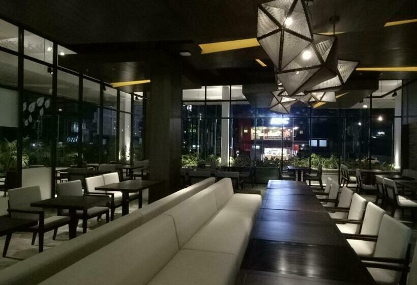 اتاق لوکس, Midtown Hotel Samarinda