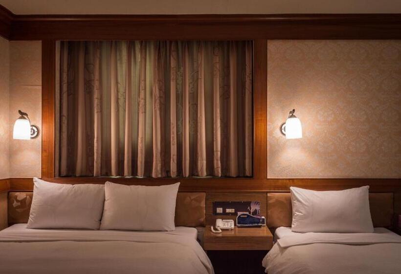 اتاق استاندارد سه نفره, Golden Phoenix