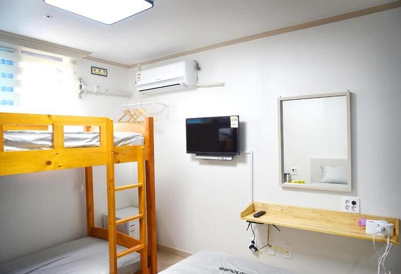 Triple Standard Room with Bunk Beds, Suncheon 24 Guesthouse