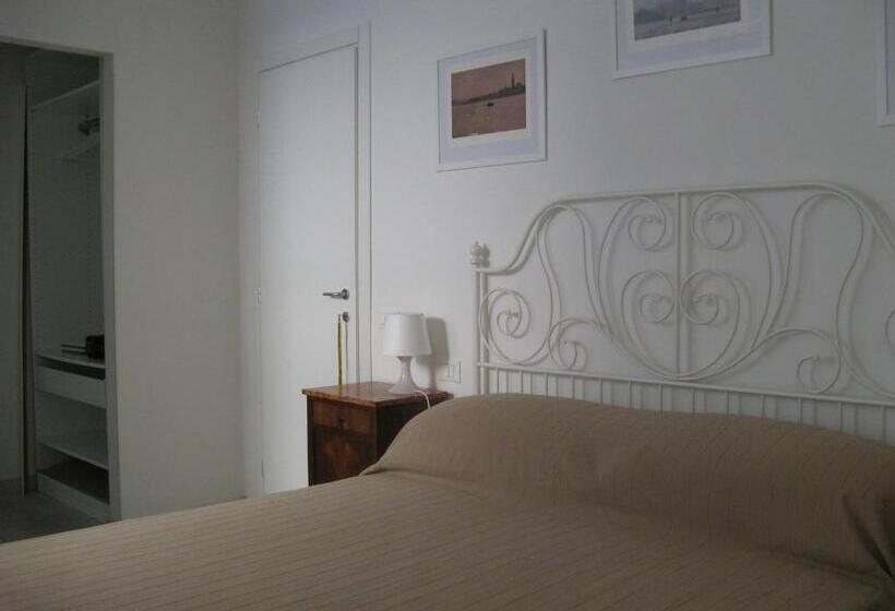 اتاق استاندارد, Venice Home