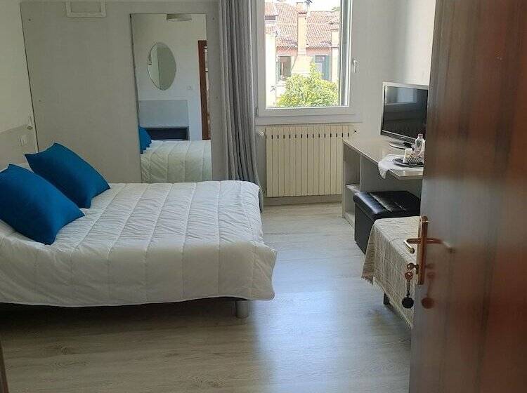 اتاق استاندارد با چشم‌انداز باغ, Venice Home
