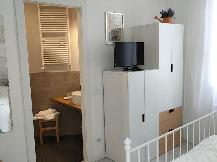 اتاق استاندارد یک نفره, Venice Home
