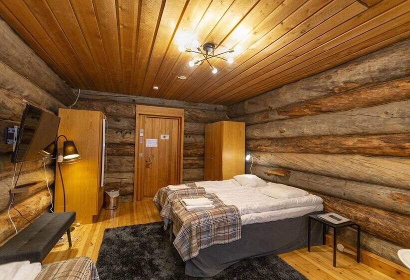 Standard Triple Room Shared Bathroom, Kuukkeli Log Houses Aurora Resort